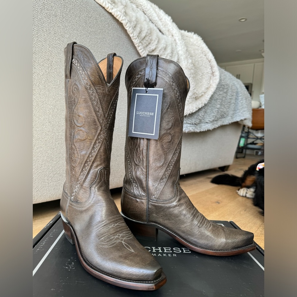 NEW boots purchased in 2020 during the shut down. NEW - NEVER WORN